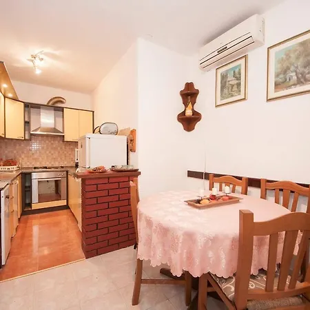 With A Parking Space Supetar, Brac - 12285 דירה סופטאר